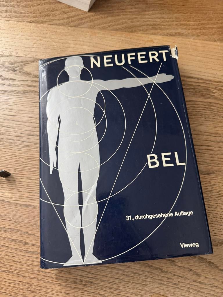 Neufert Architectenboek - Bauentwurfslehre (31e editie), Boeken, Ophalen of Verzenden, Gelezen, Architectuur algemeen