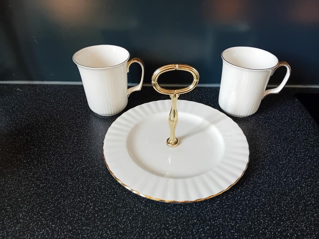 Royal Albert Val d'Or set met 2 mokken en etagere, Ophalen of Verzenden