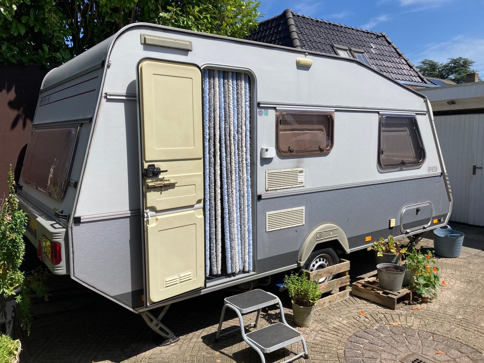 Leuke Kip caravan - stapelbed - ideale gezinscaravan, Ringverwarming, Rondzit, Kip, Dwars-stapelbed