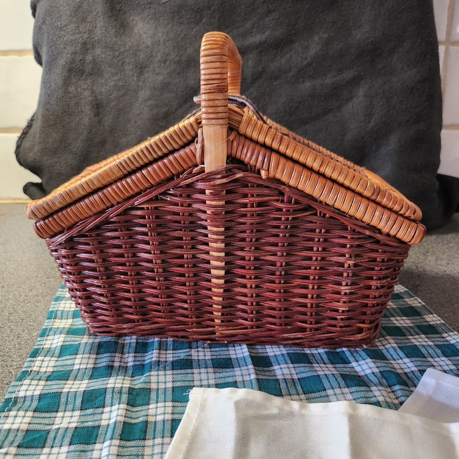 Peter Rabbit Picknickmandje met Servies - Reutter Por, Vintage, Ophalen of Verzenden, Zo goed als nieuw, Natuurlijk materiaal