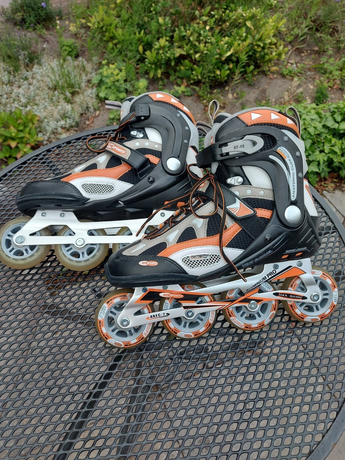 Nieuwe skeelers xf-09 soft-inliner, maat 44(43), Sport en Fitness, Skeelers, Ophalen, Nieuw