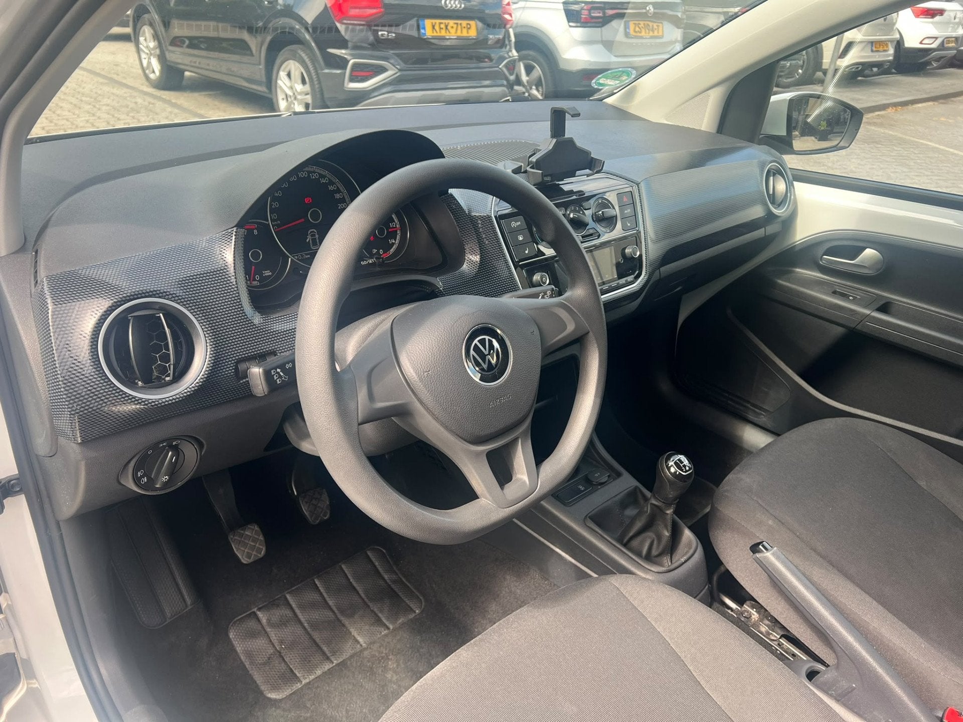 Volkswagen up! 1.0 Airco, stoelverw, elek ramen (bj 2022), Voorwielaandrijving, Stof, Gebruikt, 4 stoelen