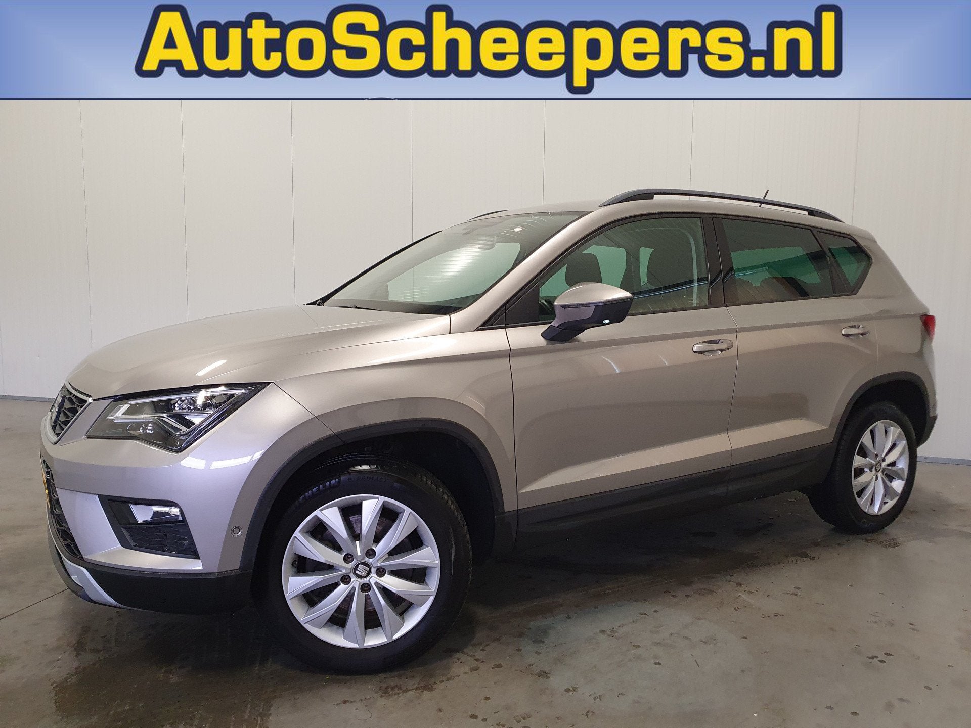 SEAT Ateca 1.0 EcoTSI Style NAVI/PDC/LED/CAMERA/CRUISE/CLIMA, Auto's, Voorwielaandrijving, Stof, Euro 6, Bruin