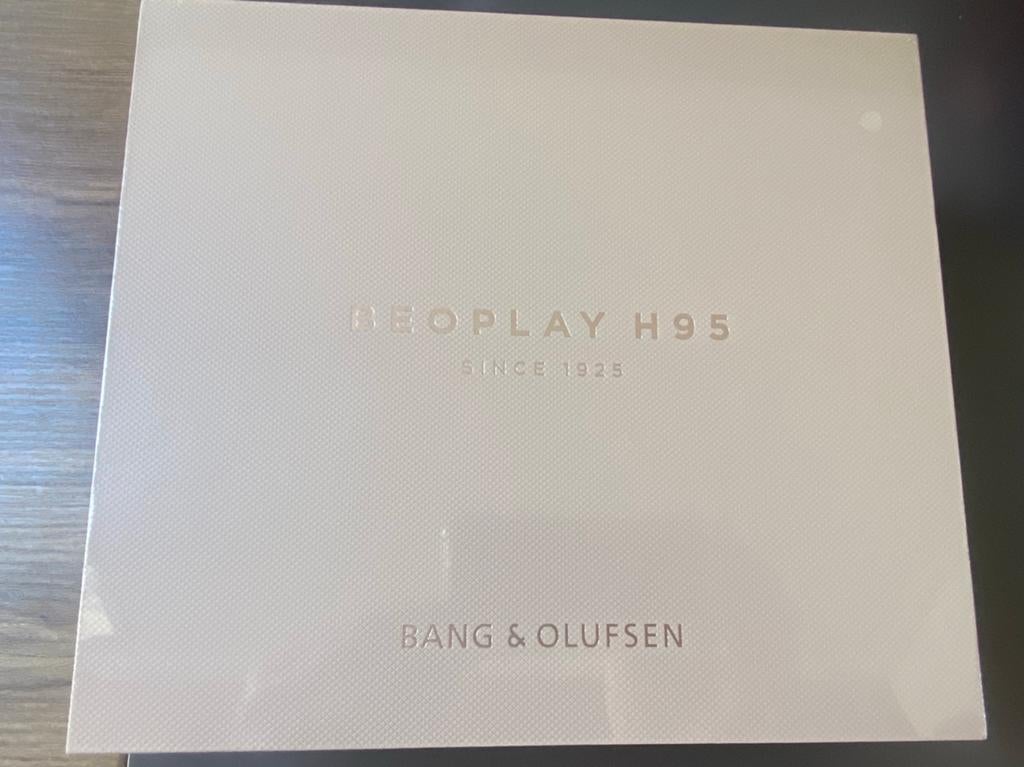 Bang & Olufsen H95 Gold, New( sealed box), Ophalen of Verzenden, Zo goed als nieuw