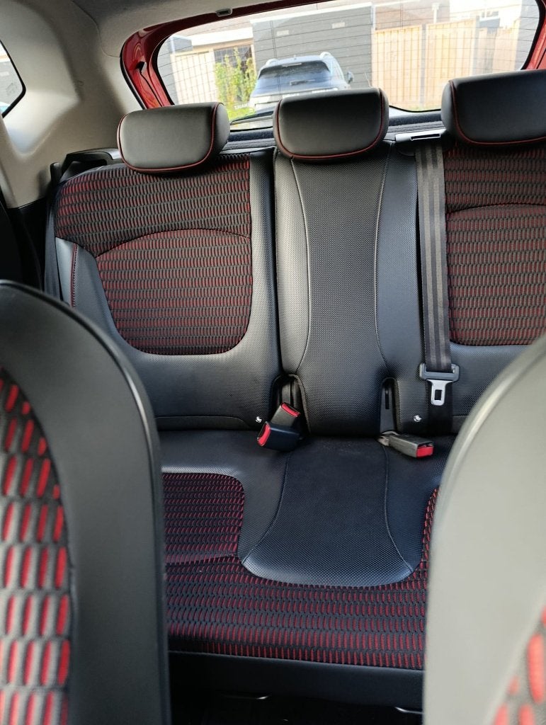 Renault Captur 0.9 TCE 90 2015 Rood, Voorwielaandrijving, 898 cc, 49 €/maand, Origineel Nederlands