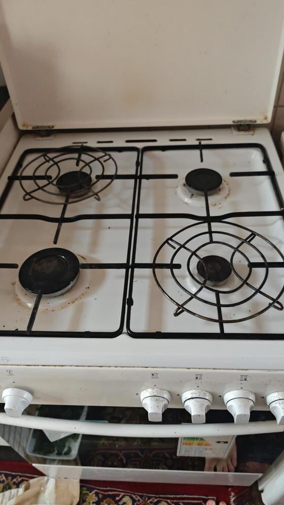 Wit gasfornuis met 4 pitten, Witgoed en Apparatuur, Ophalen of Verzenden
