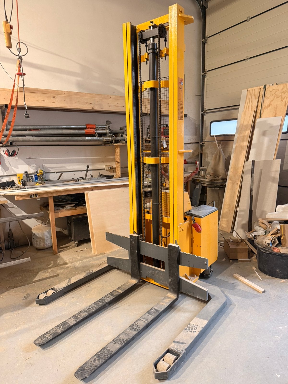 Te koop Stapelaar, Zakelijke goederen, Machines en Bouw | Heftrucks en Intern transport, 1000 tot 2000 kg, Ophalen of Verzenden
