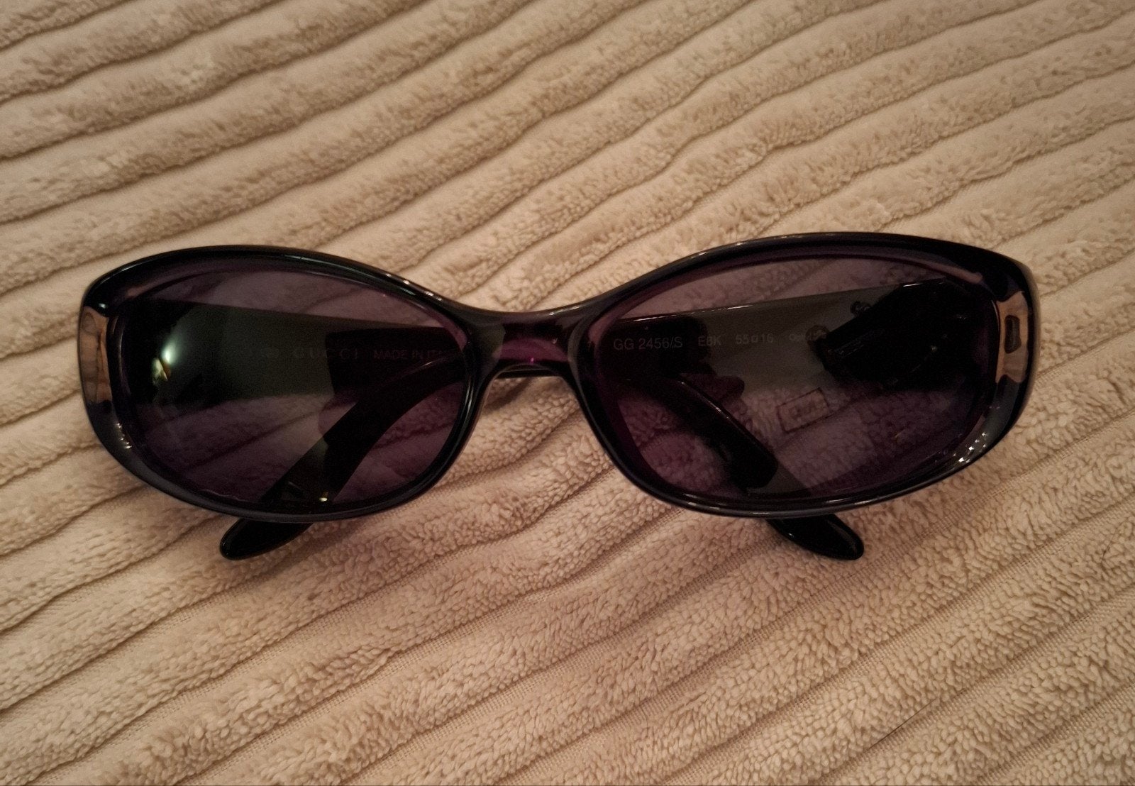 Vintage Gucci zonnebril GG 2456/S E8K, Ophalen of Verzenden, Zo goed als nieuw, Zwart, Overige merken