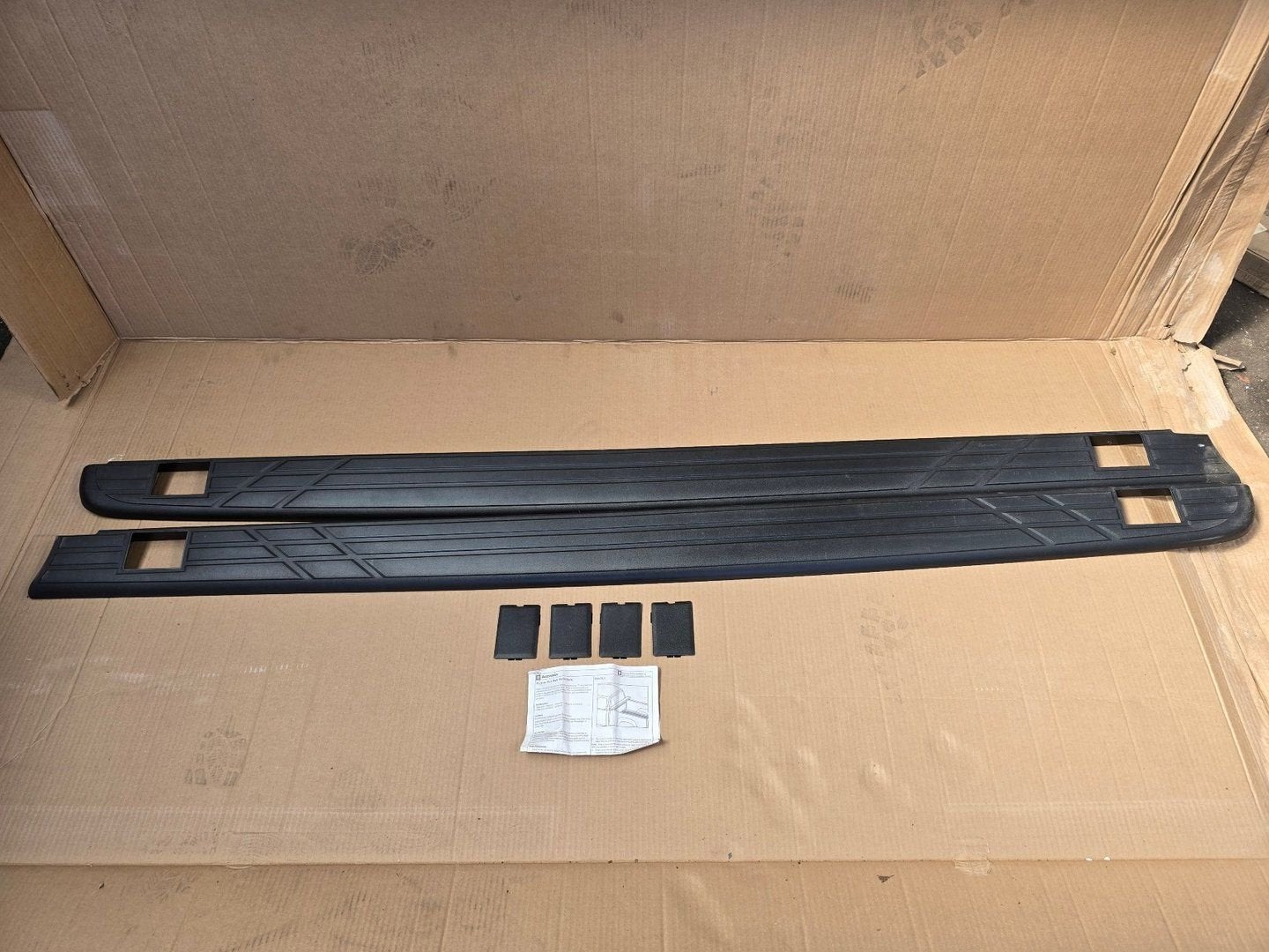 GM Pickup bedrail protectors – OEM rail covers 17802471, Auto-onderdelen, Carrosserie en Plaatwerk, Ophalen, -, Nieuw, -