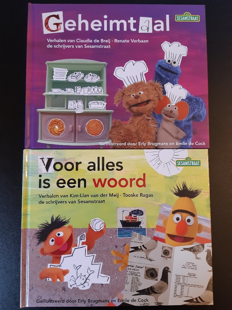 Douwe Egberts Sesamstraat boeken 2010 2 stuks NIEUW, Fictie algemeen, Jongen of Meisje, Nieuw, Ophalen of Verzenden