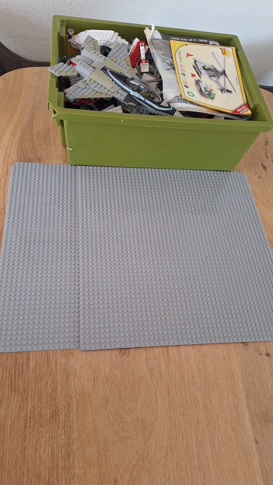 Grote bak imitatie LEGO met grondplaten, Ophalen of Verzenden, Gebruikt, Overige merken