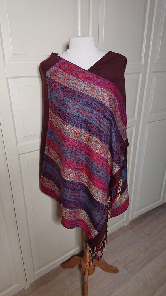 Verschillende Pashmina sjaals shawl omslagdoek, Ophalen of Verzenden, Zo goed als nieuw, Maat 46/48 (XL) of groter, Sjaal