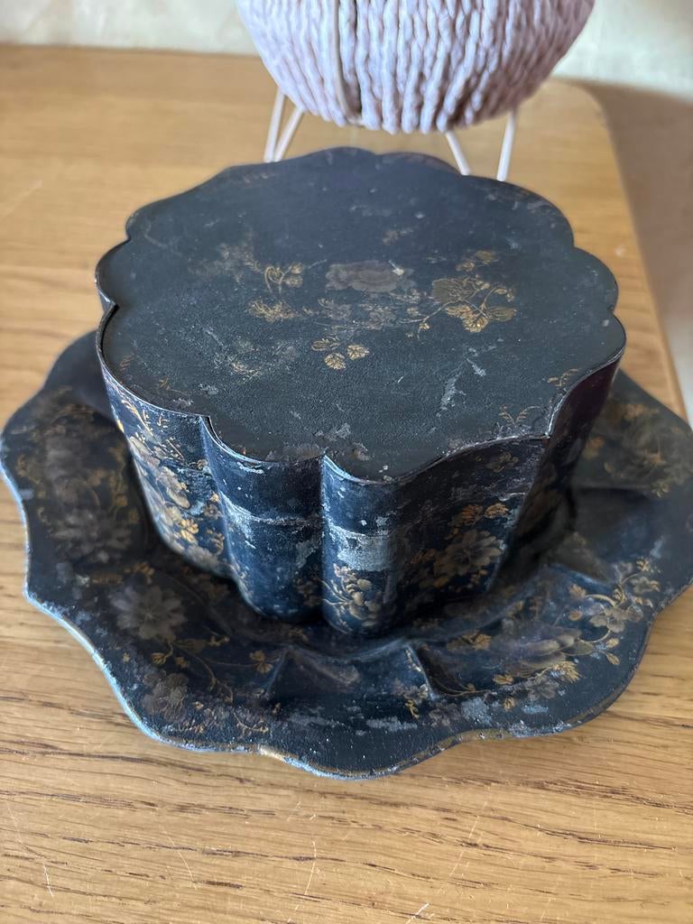 Antieke Chinese Lakdoos met Bloemmotieven, Antiek en Kunst, Ophalen of Verzenden