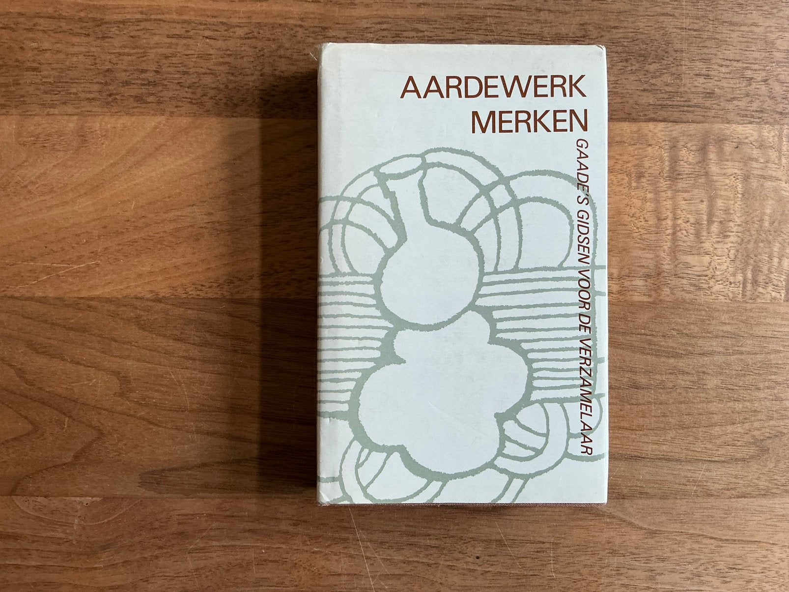 Boek - Aardewerk merken - Gaade - Jana Kybalová, Boeken, Ophalen of Verzenden, Zo goed als nieuw, Overige onderwerpen