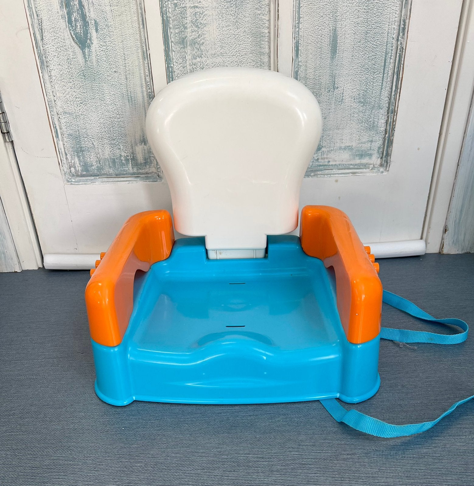Stoelverhoger voor een kind., Kinderen en Baby's, Kinderstoelen, Ophalen of Verzenden, Zo goed als nieuw, Inklapstoel, Afneembaar eetblad