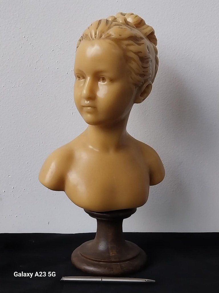 Antiek was borstbeeld meisje op houten sokkel ca. 1900, Antiek en Kunst, Buste, Ophalen of Verzenden, 20 - 50 cm, Overige materialen