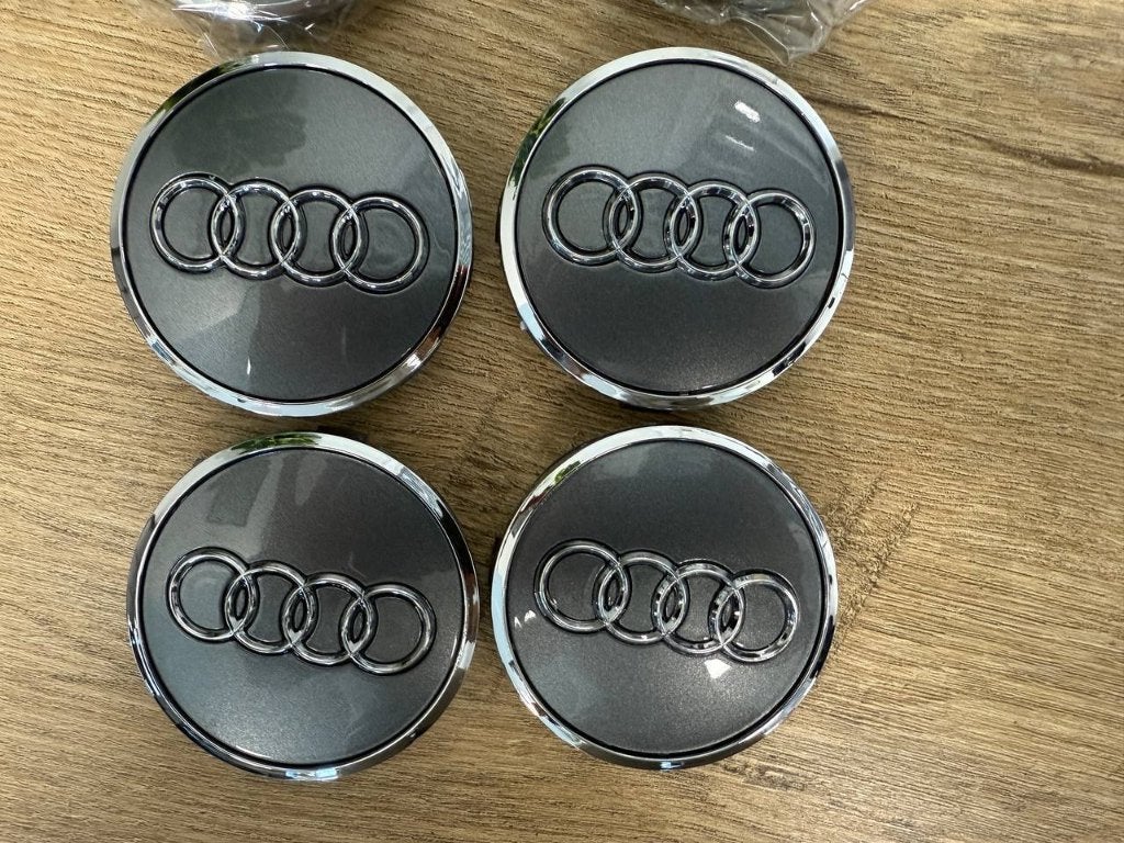 Nieuwe Audi 61mm Antraciet Naafdoppen Naafkapjes Naafkappen, Ophalen of Verzenden