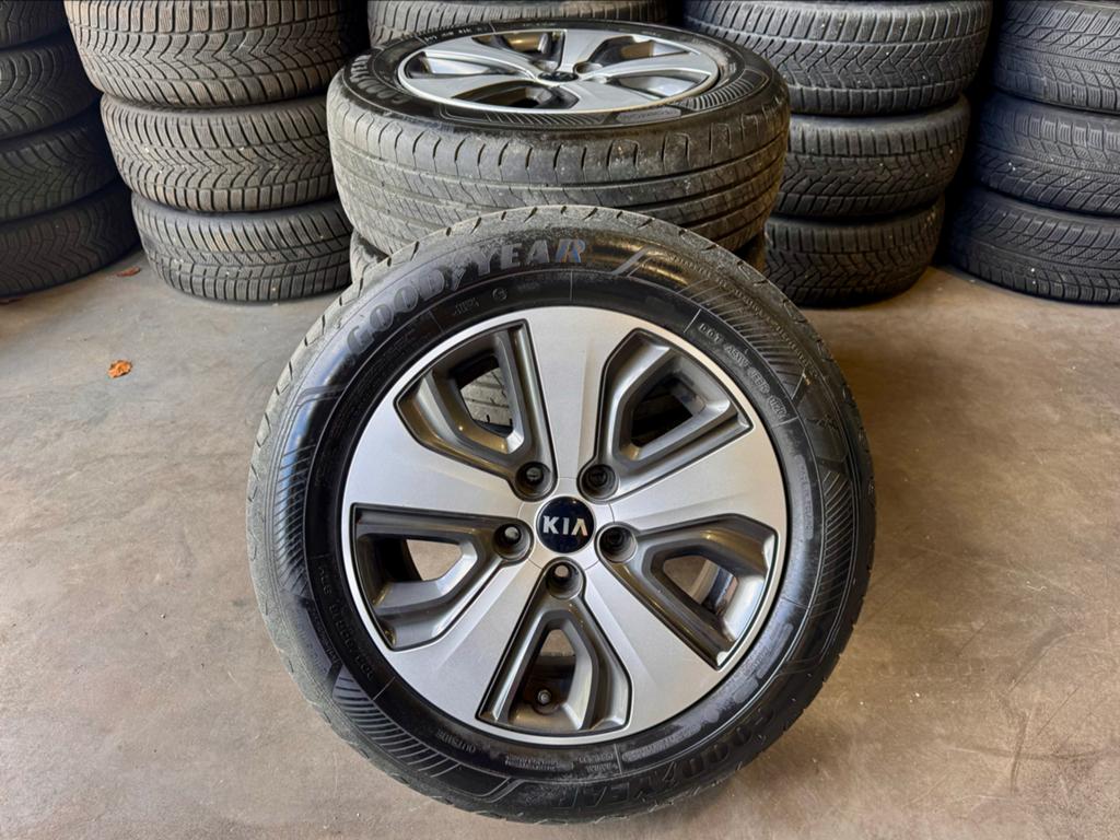 Wielenset Kia Niro Origineel 205/55/16, Ophalen, Gebruikt, 16 inch, Banden en Velgen