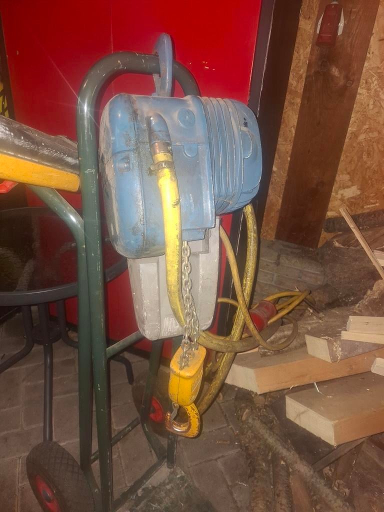 Mannesmann Demag takel, Ophalen, Gebruikt, 500 watt of meer