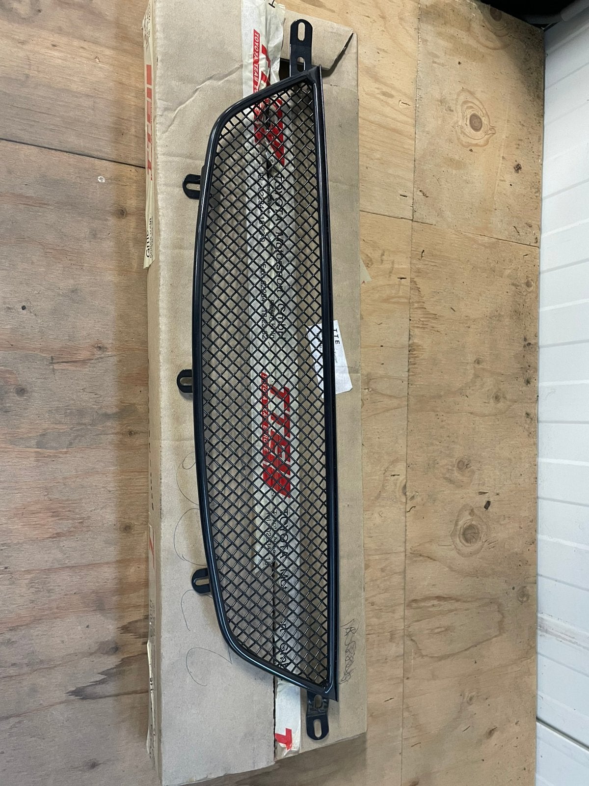 Toyota Avenis t22 TTE gril nieuw, Ophalen of Verzenden