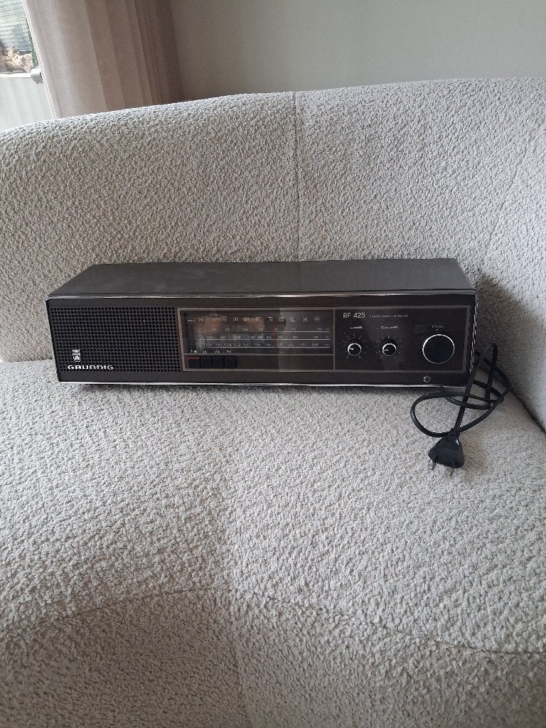 Te koop: Antieke radio RF 425. Merk Grundig, Ophalen, Zo goed als nieuw, Radio