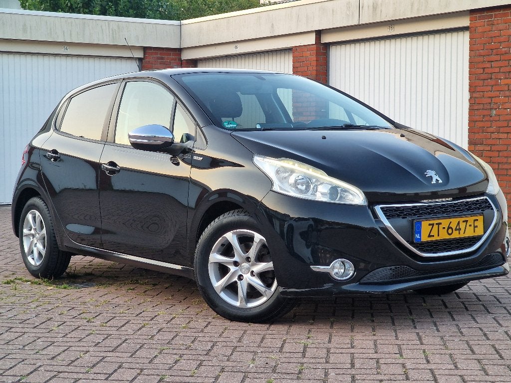 Peugeot 208 1.2 VTi 82PK APK 08-2027 CarPlay Android Auto, Auto's, Voorwielaandrijving, Stof, 1199 cc, 82 pk