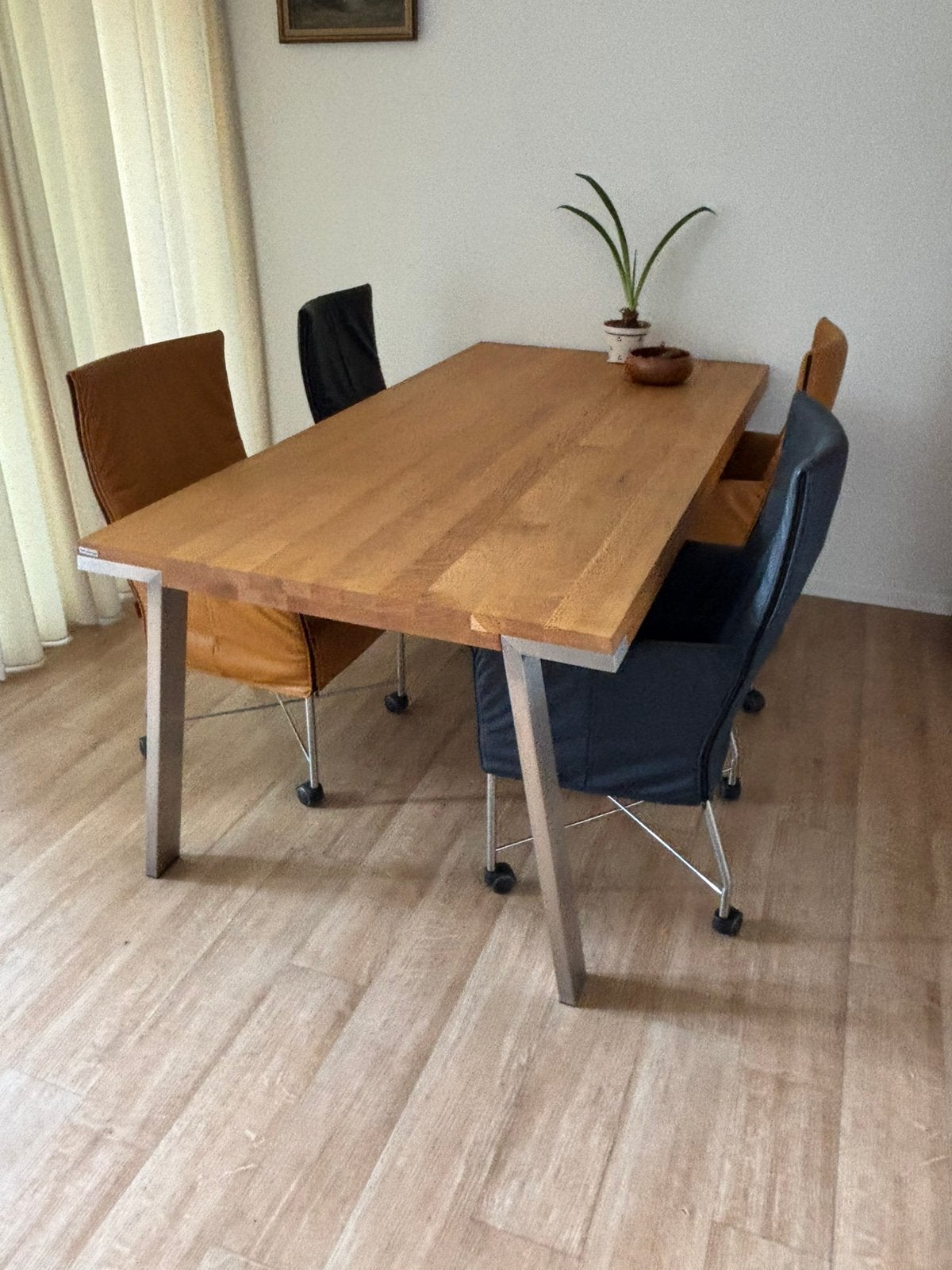 Design Chaplin Eetkamerstoel leder, rookvrij, géén huisdier, Ophalen, Twee, Blauw, Zo goed als nieuw