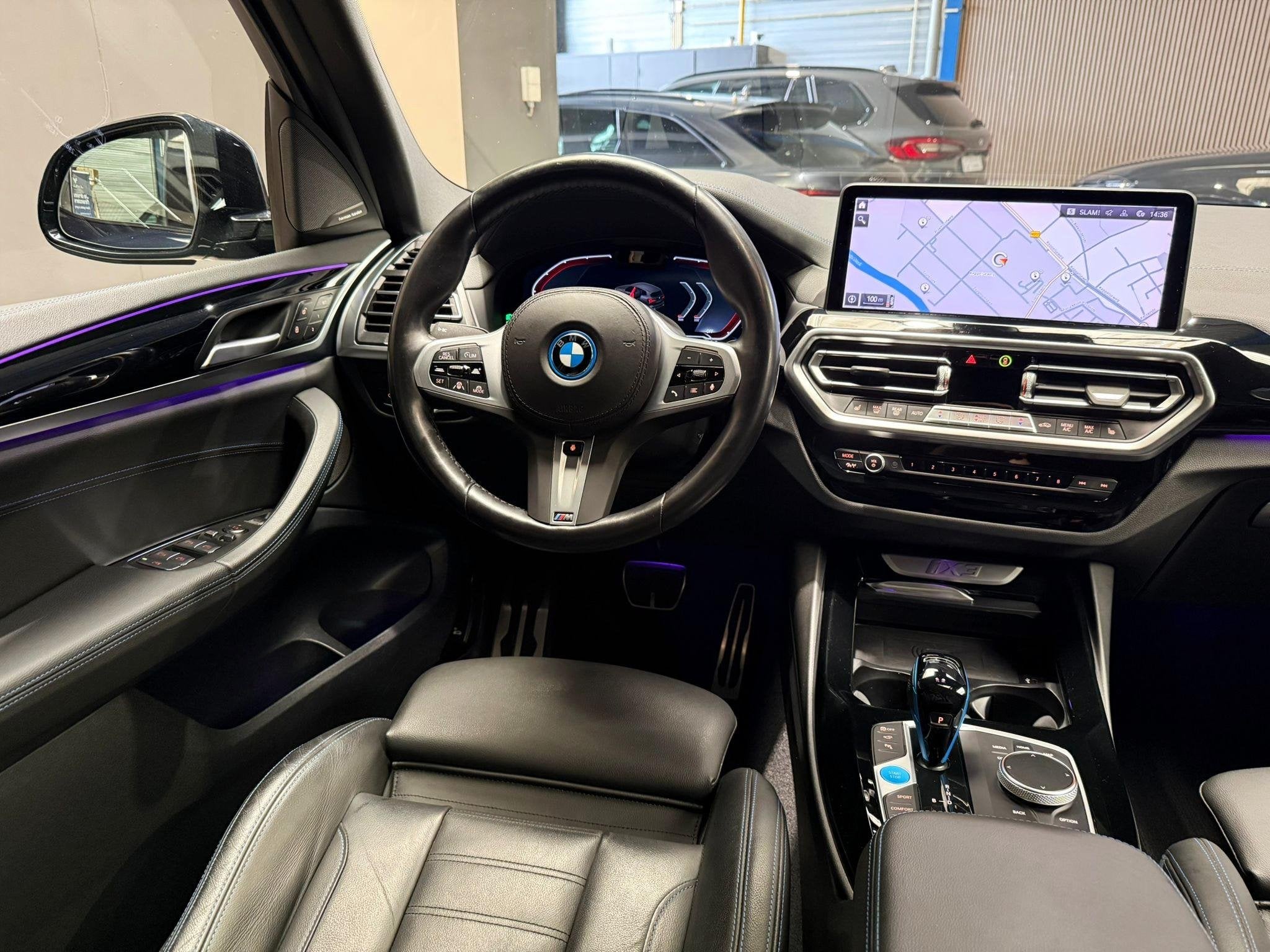 BMW iX3 M-Sport Pano Tr.hk HUD H&K Memory, Auto's, Automaat, Achterwielaandrijving, Gebruikt, 80 kWh
