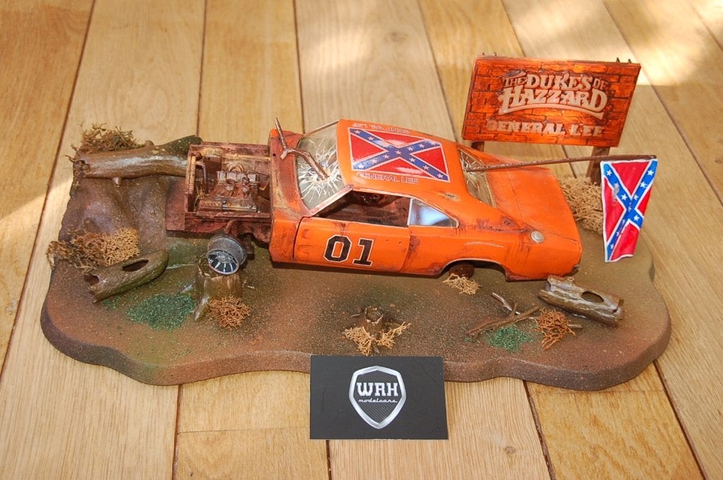 DODGE CHARGER DUKES OF HAZARD diorama UNIEK!! WRH, Verzenden, Gebruikt, Auto, Overige merken