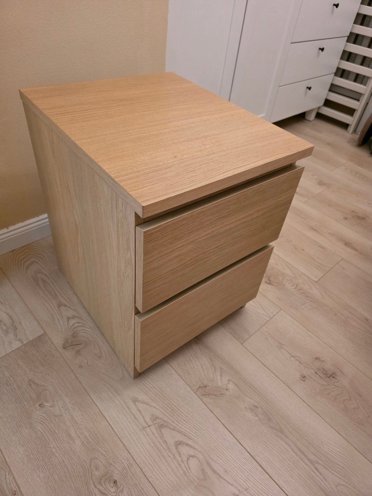 Ikea Malm nachtkastje met 2 lades! 2 stuks!, Ophalen, Zo goed als nieuw, Minder dan 45 cm, 55 tot 70 cm