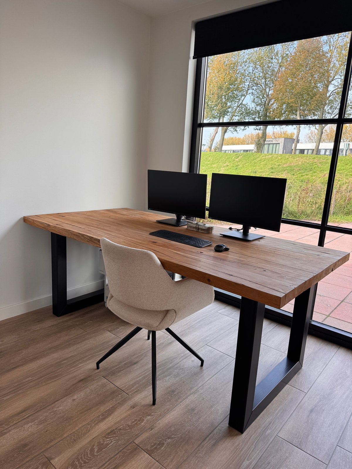 Robuust houten bureau/eettafel met industriële stalen poten, Huis en Inrichting, Ophalen, 200 cm of meer, 50 tot 100 cm, Zo goed als nieuw