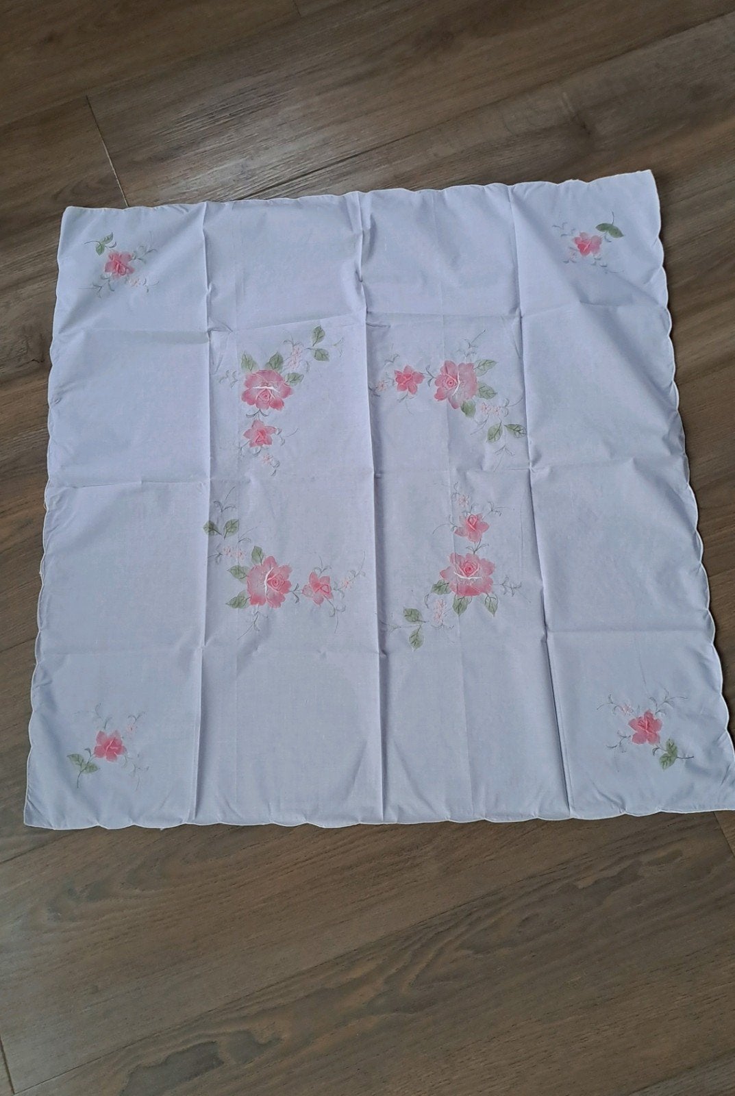 Nieuw Vierkant Tafelkleed 79x79cm met Geborduurde Details, Overige materialen, Vierkant, Nieuw, Ophalen of Verzenden