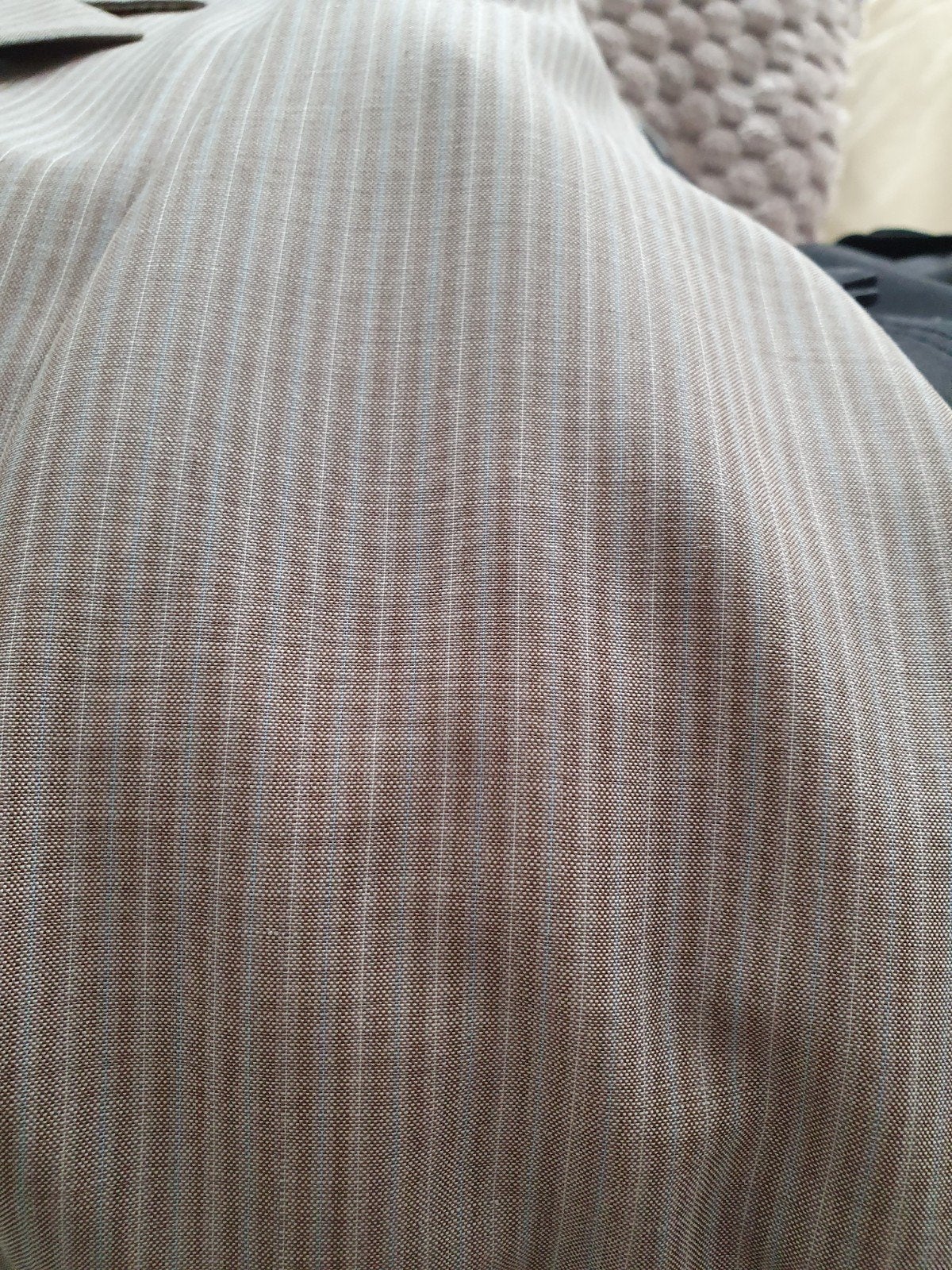 Licht gestreept kostuum/pak - Maat 46 - Zo goed als nieuw, Kleding | Heren, Kostuums en Colberts, Beige, Ophalen of Verzenden