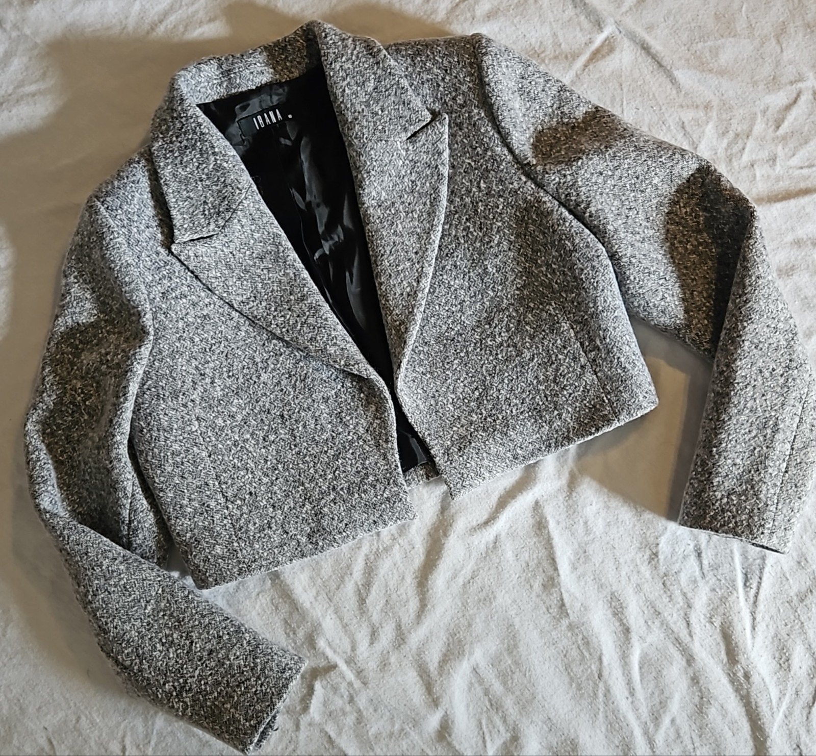 IBANA Cropped Blazer Jasje Grijs Gemêleerd Bouclé Maat 40, Kleding | Dames, Jasjes, Kostuums en Pakken, Ophalen of Verzenden, Zo goed als nieuw