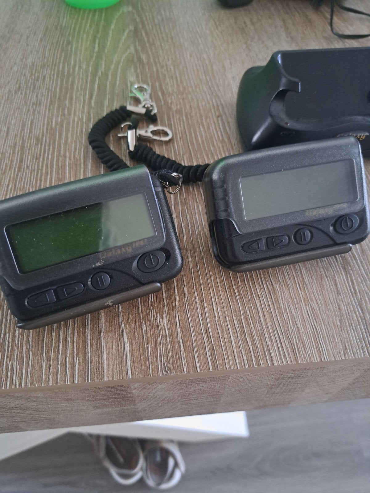 te koop twee p2000  pagers 9.0 met lader, Telecommunicatie, Ophalen of Verzenden, Zo goed als nieuw