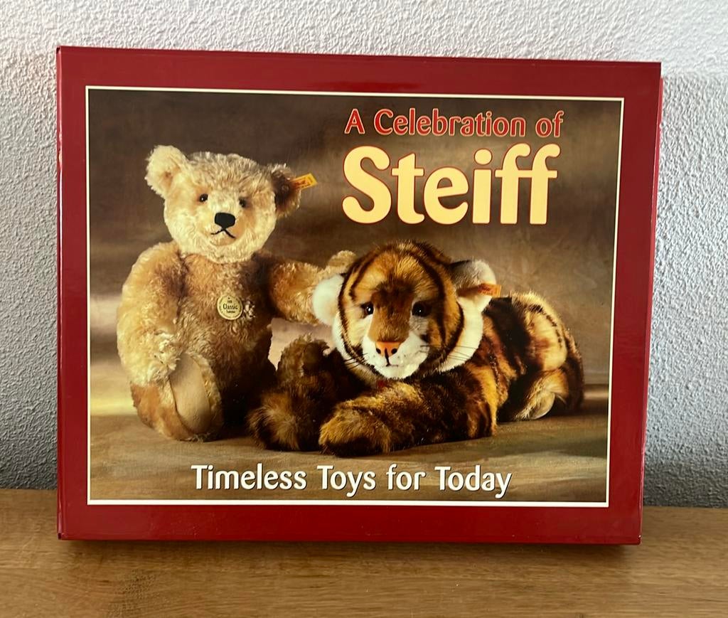 Boek A Celebration of Steiff, timeless toys for today, Ophalen of Verzenden, Zo goed als nieuw