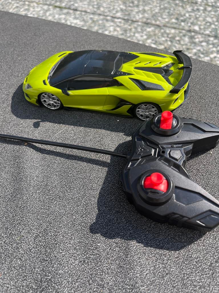 Groene Lamborghini RC auto - rijdt goed, mist spiegel, Ophalen, Gebruikt, Auto, Overige merken