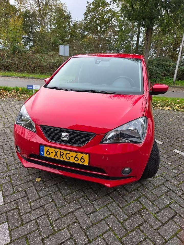 Seat Mii 1.0 44KW 2014 Rood, Auto's, Seat, Voorwielaandrijving, 840 kg, 4 stoelen, Mii