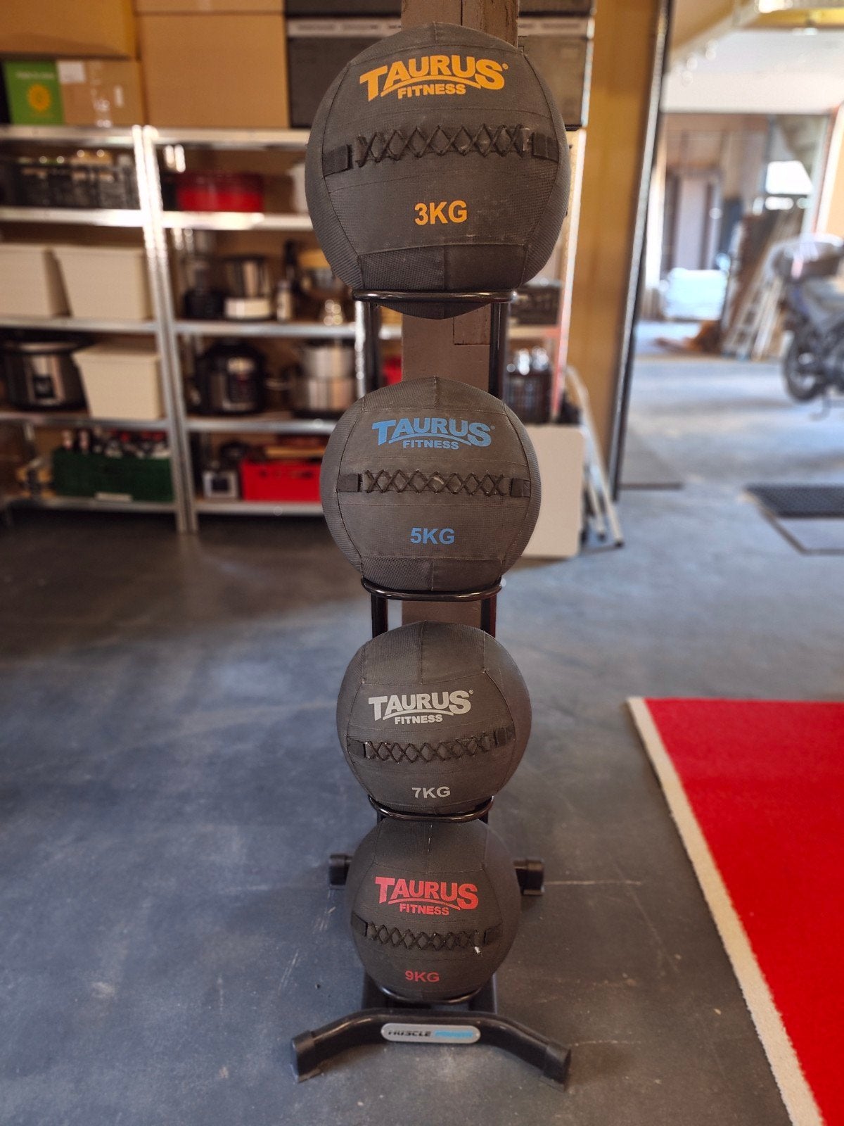 wallballs met opbergrek, Ophalen, Zo goed als nieuw, Fitnessbal