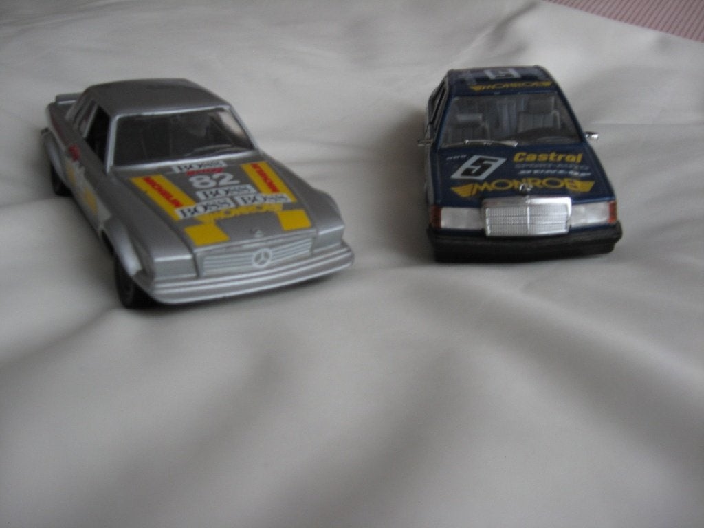 2x Mercedes miniatuur auto's, Ophalen of Verzenden, Zo goed als nieuw, Auto, Bburago