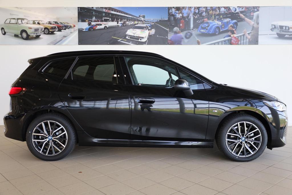 BMW 2 Serie Active Tourer 225e xDrive | M Sportpakket Pro |, Automaat, 150 min, Zwart, Bedrijf