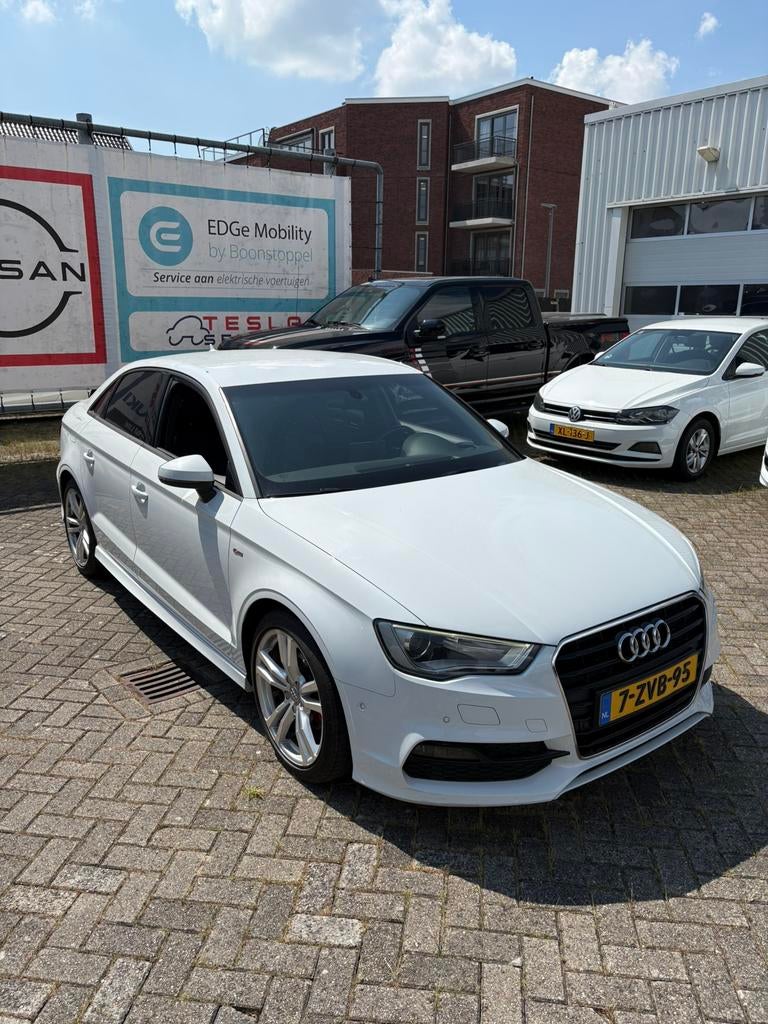 Audi A3 1.4TFSI 110KW COD Sedan S-tr 2015 Wit/ NAP, Auto's, 1225 kg, 4 cilinders, Wit, Origineel Nederlands