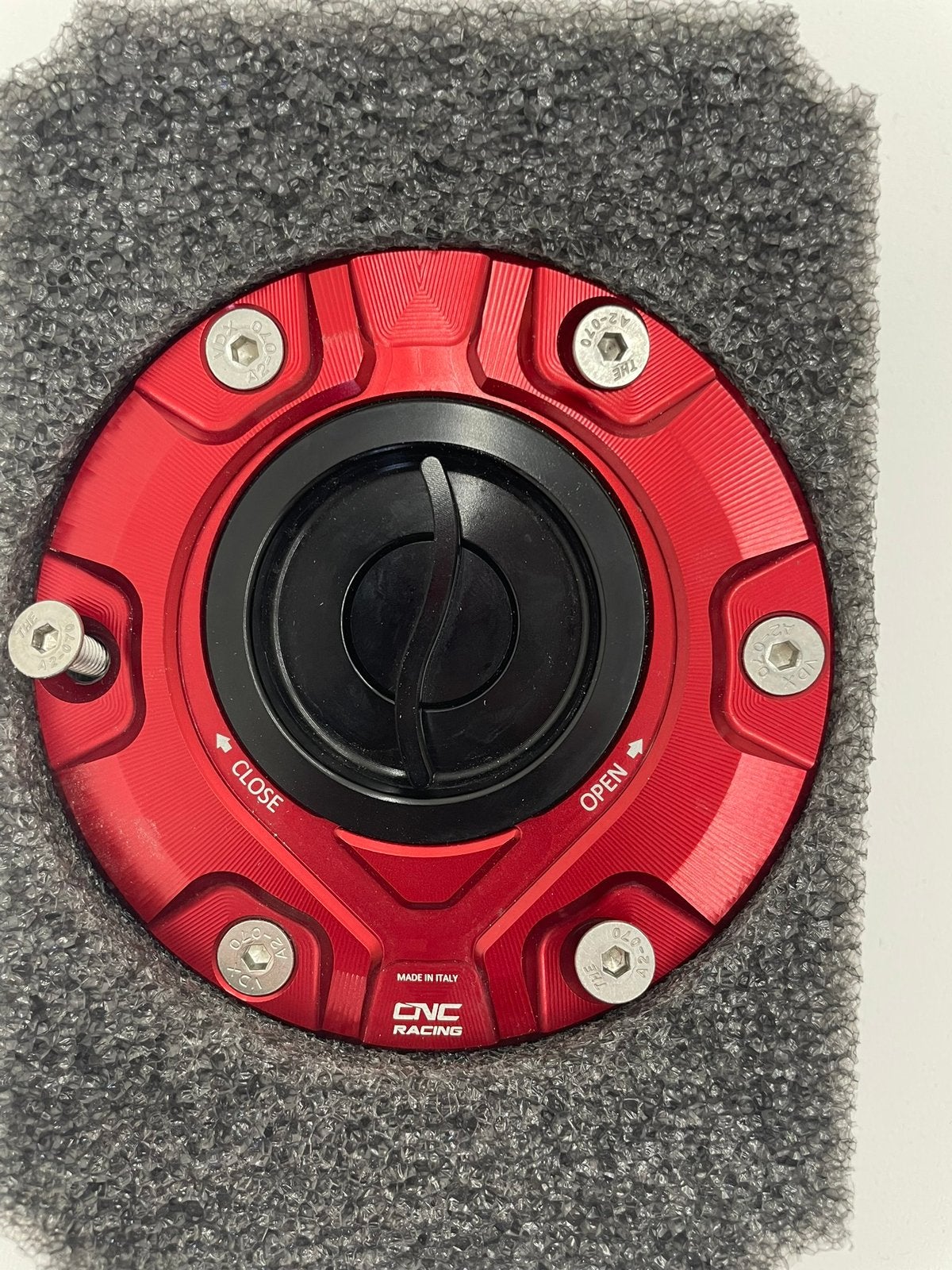 Mv agusta / ktm fuel tank cap fast open, Ophalen of Verzenden