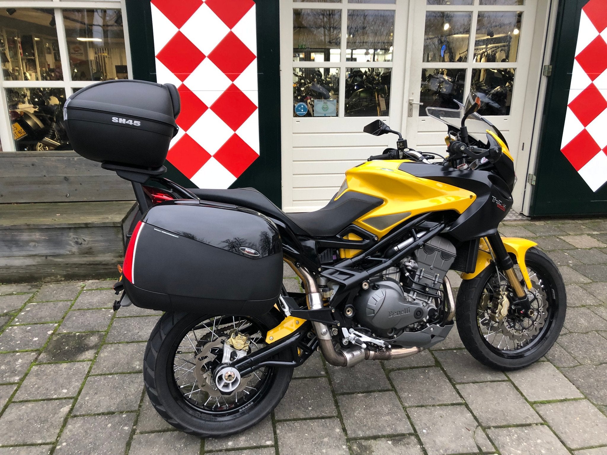 Benelli TRE-K 1130 AMAZONAS (bj 2009), Motoren, Strada Fornace Vecchia 30
61122  Pesaro, IT, Support@benelli.com, 1130 cc, Toermotor