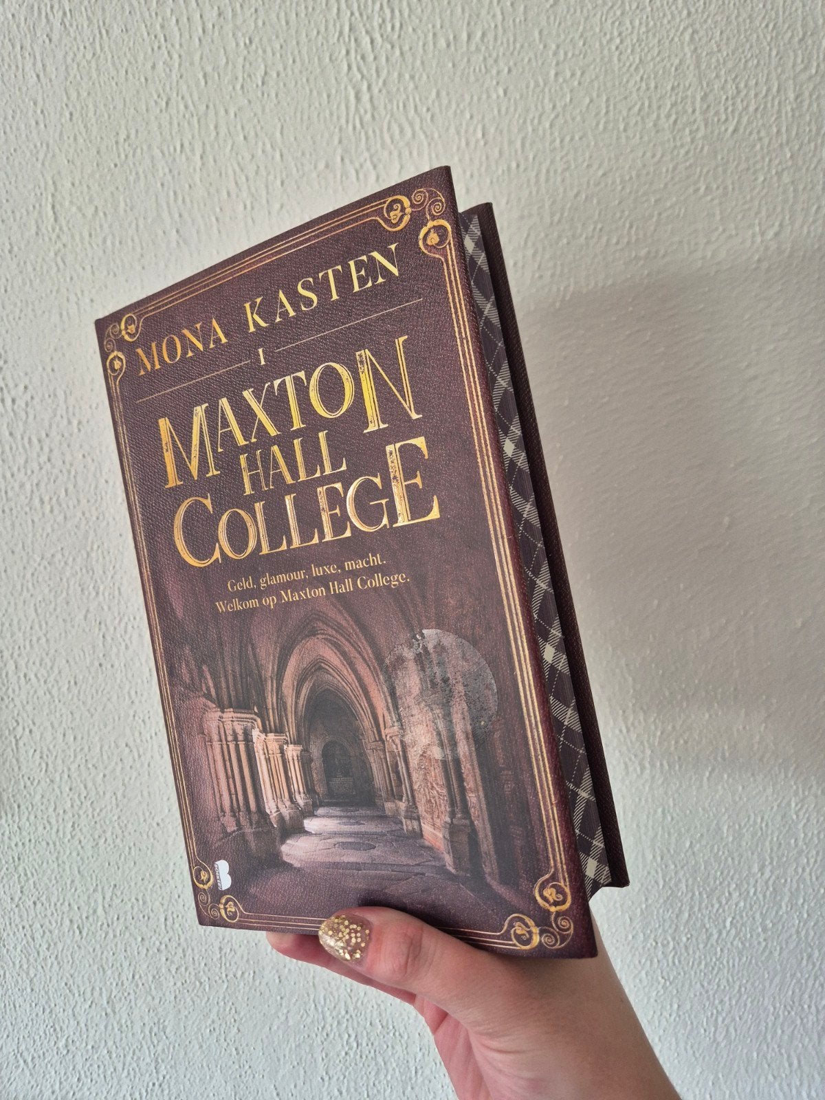 Mona kasten maxton hall college boek nederlands hardcover, Ophalen of Verzenden, Gelezen