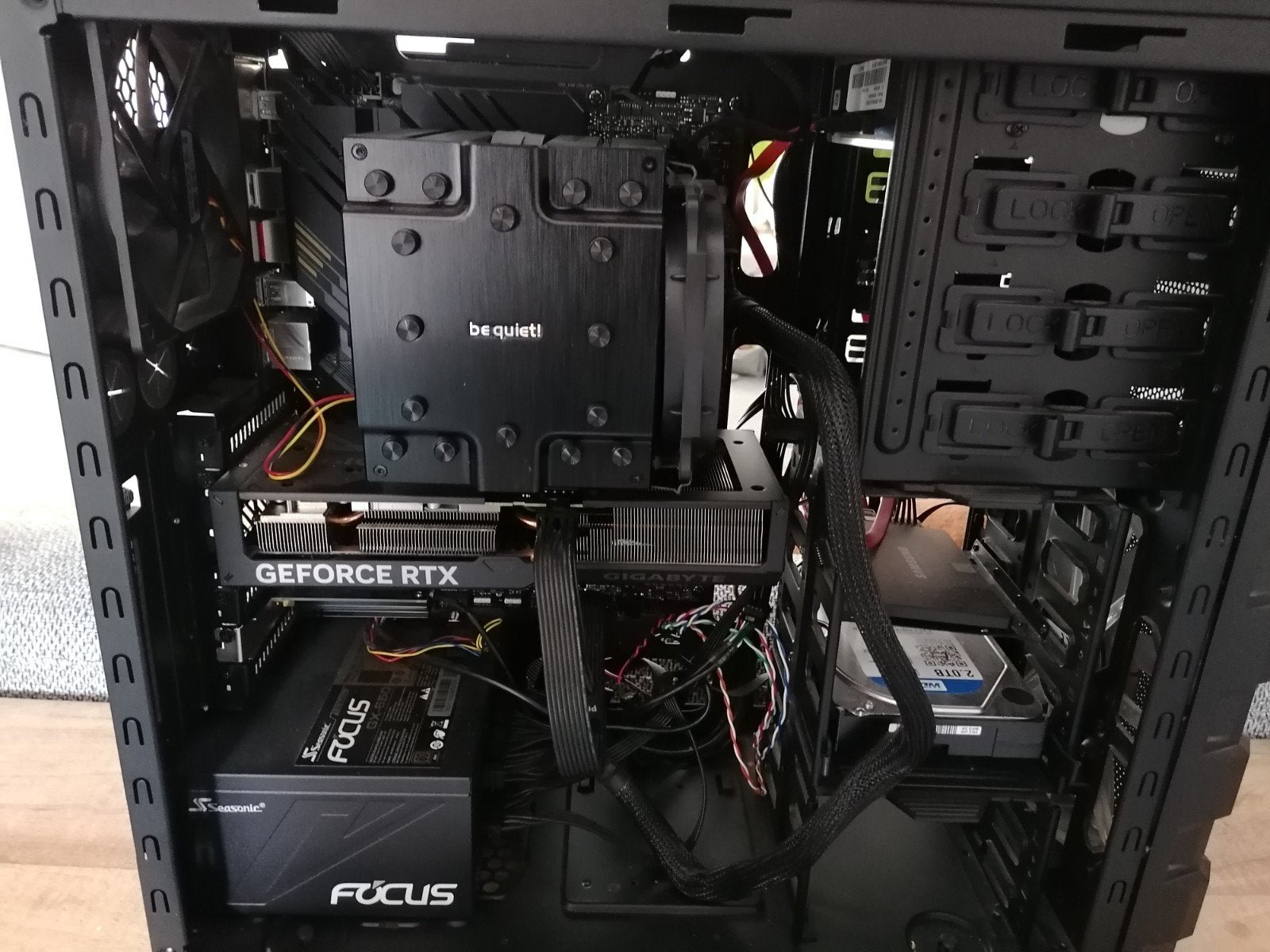 Krachtige 1440p Gaming PC (RTX 4070 & Ryzen 7 5800X3D), Computers en Software, Desktop Pc's, Ophalen, Gebruikt, 32 GB, 2 TB