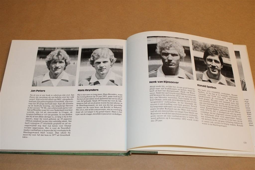 De Historie van AZ\'67 — Het Beroemde Boek van Theo Koomen, Ophalen of Verzenden, Gelezen, Watersport en Hengelsport