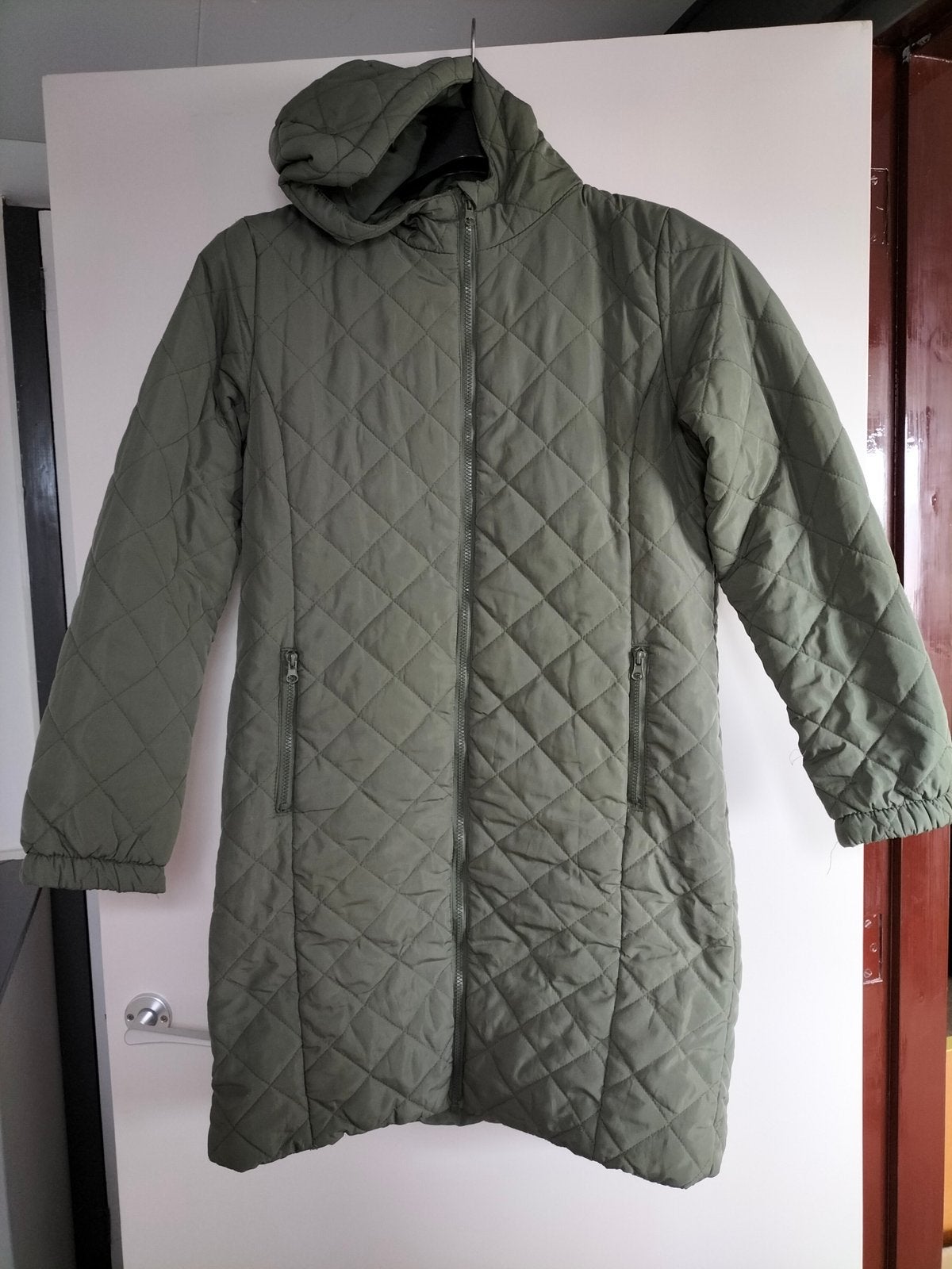 Een hele mooie,warme winterjas maat M, Kleding | Dames, Jassen | Winter, Ophalen of Verzenden, Zo goed als nieuw, Maat 38/40 (M)