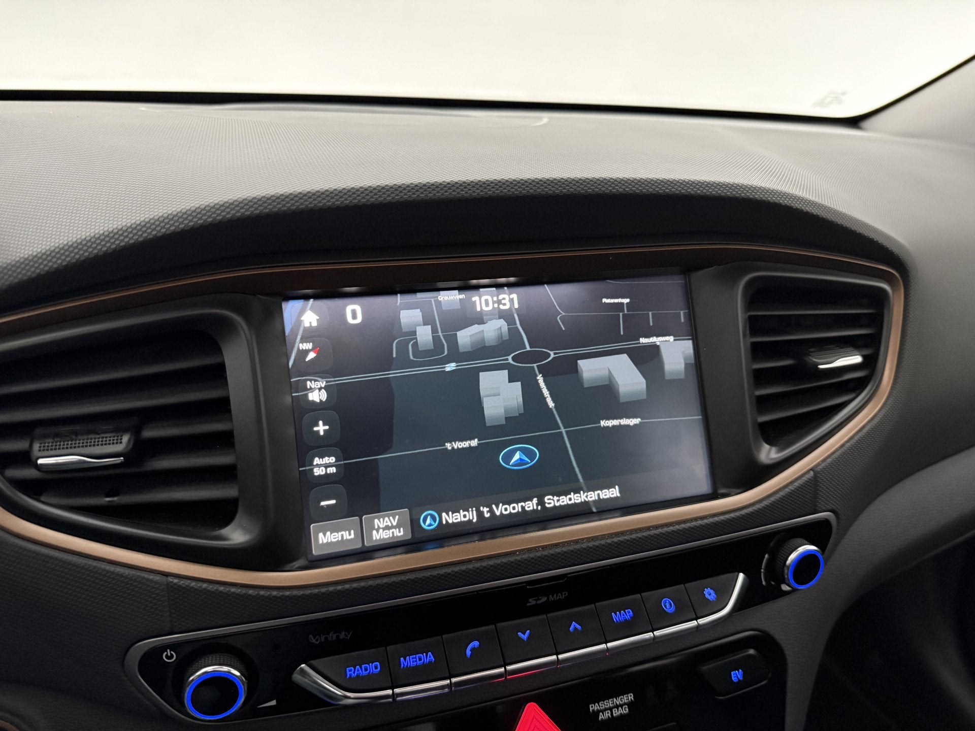 Foto 22 van Hyundai IONIQ Premium EV | Snelladen | SOH 87% | Pano | Stoe