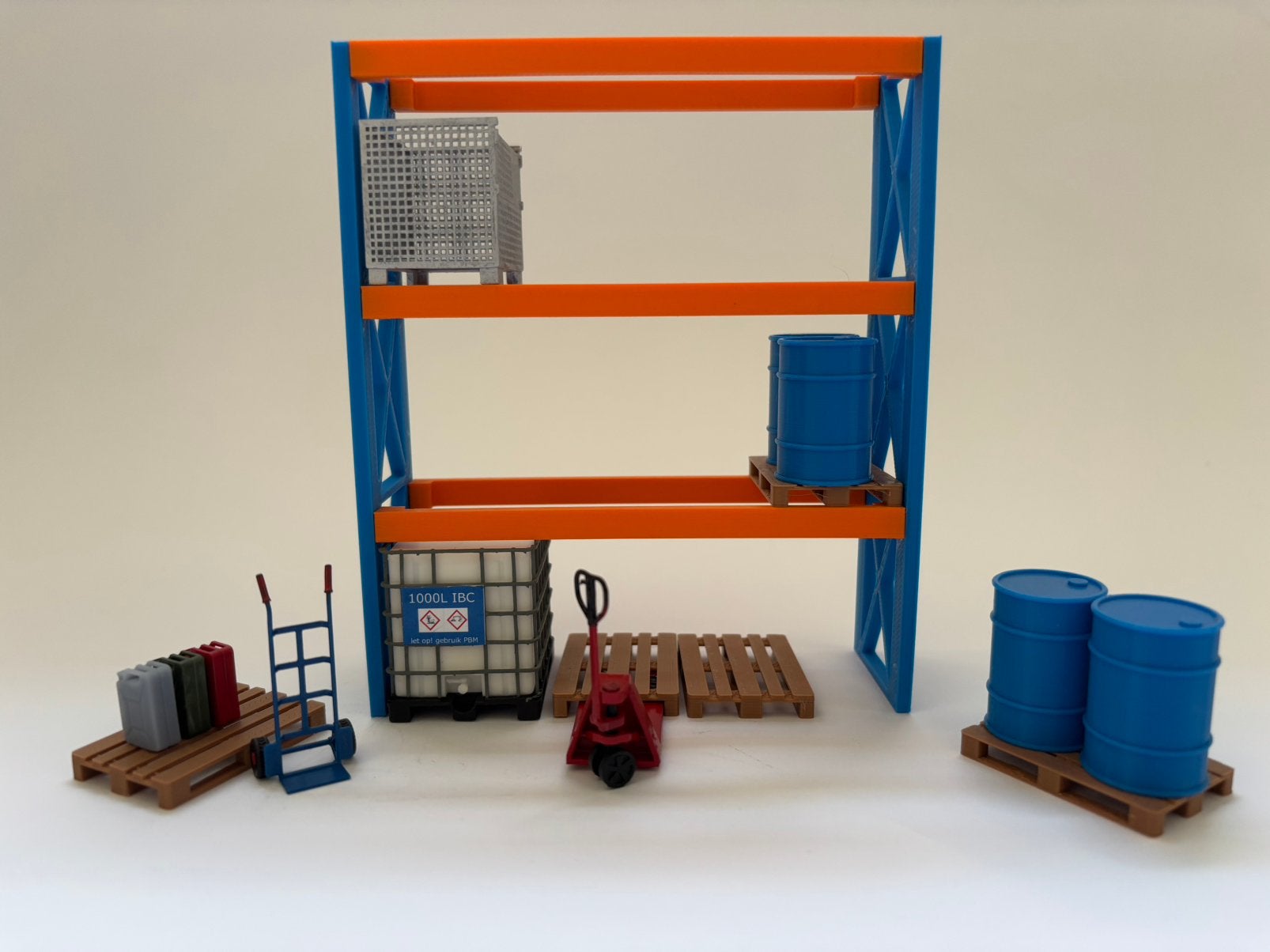 Diverse diorama accessoires in schaal 1:32 (diversen)